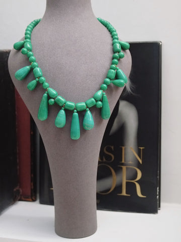 Old glass jade-look statement necklace (vintage)